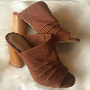 Gianni Bini Women’s Chunky Heel Harvest Red Color Slip on Heels Size 8 GentlyUse